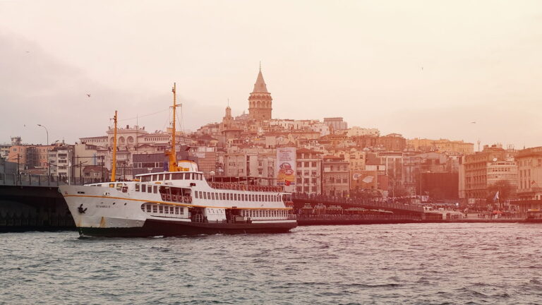 https://godental.travel/wp-content/uploads/2022/02/Istanbul-ferry-on-the-Bosphorus-Turkey-768x432.jpg