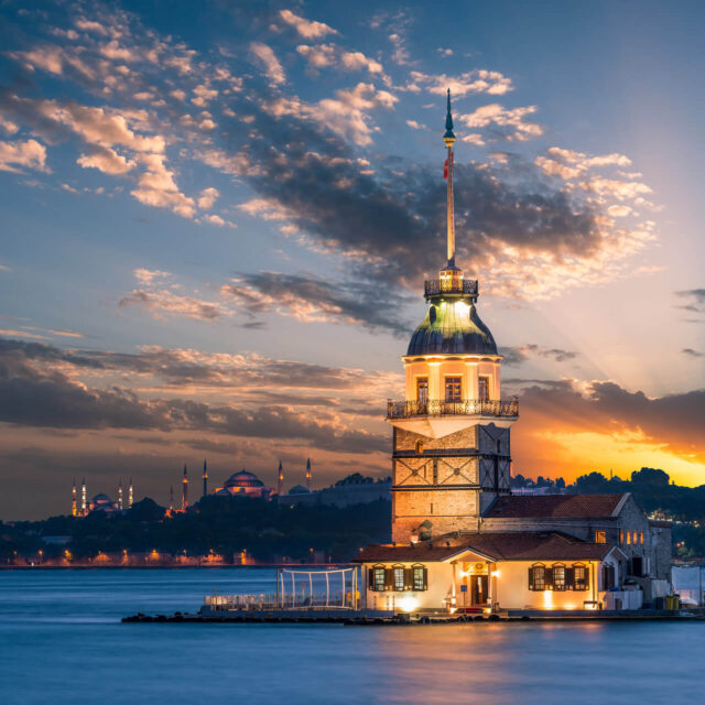 https://godental.travel/wp-content/uploads/2022/02/Maidens-Tower-Early-Evening-Istanbul-640x640.jpg