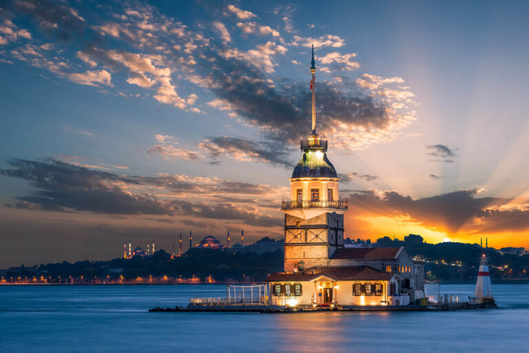 https://godental.travel/wp-content/uploads/2022/02/Maidens-Tower-Early-Evening-Istanbul-768x513.jpg